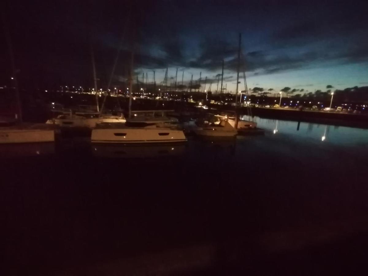 Sejour Insolite Sur Un Yacht. Bateau Hotel A Quai. 라로셸 외부 사진
