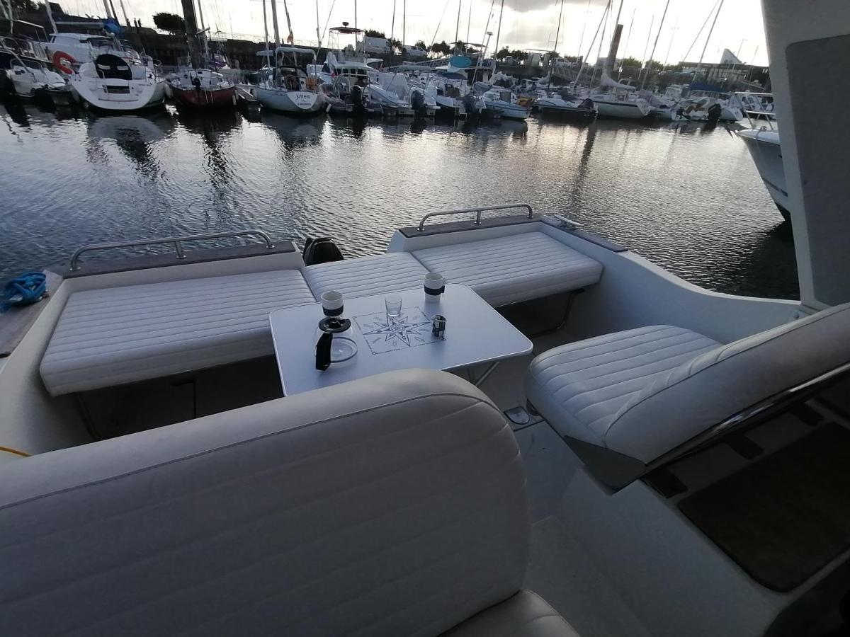 Sejour Insolite Sur Un Yacht. Bateau Hotel A Quai. 라로셸 외부 사진